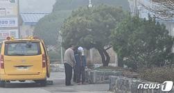 '차떼기' 선거운동 논란, 노인 주간보호센터 해명 나왔다