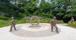 [그곳에 가면] 송해면 하도리 강화 호국공원·참전기념탑