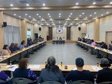 교동면, 연석회의 개최 및 카네이션 전달