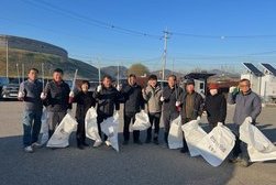 선원면 이장단, 용진진 해안도로 일대 낙엽 줍기 플로깅 활동