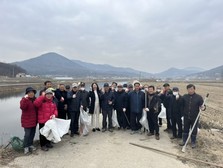 양사면 노인회, 덕하천 쓰레기 수거 앞장서