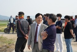 강화군, 축산농가 경영 돕는 조사료 수확 시연회 개최