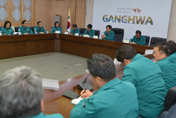 박용철 강화군수, 탄핵 가결 후 긴급 간부회의 개최