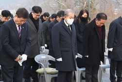 강화군, 甲辰年 새해 현충탑 참배로 시작