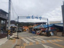 교동면 대룡시장 상인들, 산불피해 지원 성금 기탁 이어져