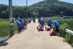 교동면 지역사회보장협의체,  해안가 청소로 환경보호 앞장