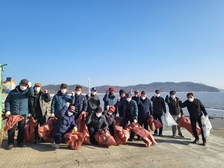 교동면 노인회, 해안쓰레기 수거로 교동 사랑 실천 