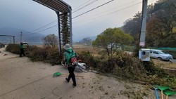 화도면 새마을지도자회, 장화리 일몰조망대 제초작업