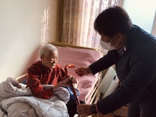하점면, 100세 어르신께 장수지팡이‘청려장’전달
