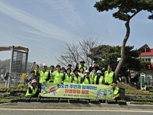 화도면 주민자치委, 봄맞이 화단 식재 활동