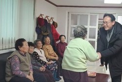 신임 하점면장, 취임 첫 행보로 경로당 방문 소통
