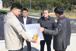 유천호 강화군수, 황청 ~ 인화간 도로개설 현장 점검 및 관계자 격려