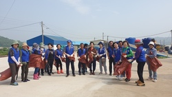  교동면 바르게살기위원회,  환경 살리기 해안 쓰레기 수거