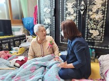 불은면, 어버이날 맞아 관내 최고령 어르신께 사랑담은 카네이션 전달