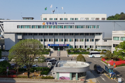 배충원 인천 강화군의회 의장, 소방헬기 긴급 후송 