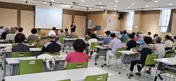 강화군노인문화센터,  스마트폰 특강 진행...직원들 직접 강의 진행